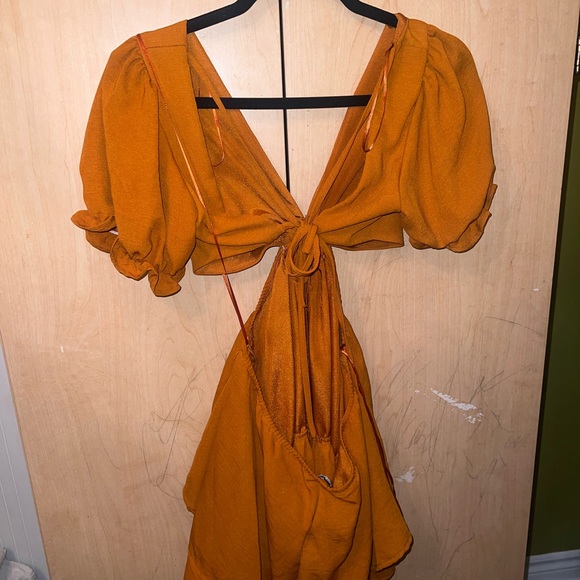 Orange romper size medium - Picture 4 of 5